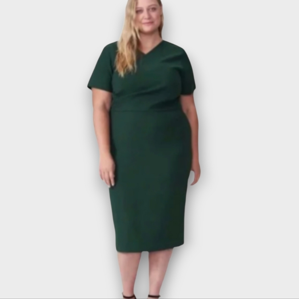 NWT UNIVERSAL STANDARD Mary Surplice Midi Dress Forest Green Size 22 24